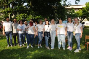 Χαμόγελα και παιδικές φωνές Χαμόγελα και παιδικές φωνές