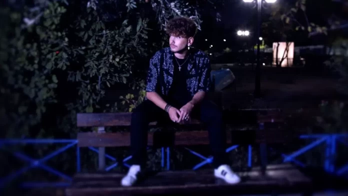 Chris Gi -- To gelasto paidi