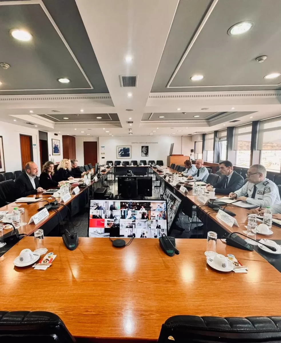 Στενή Συνεργασία και Συντονισμός