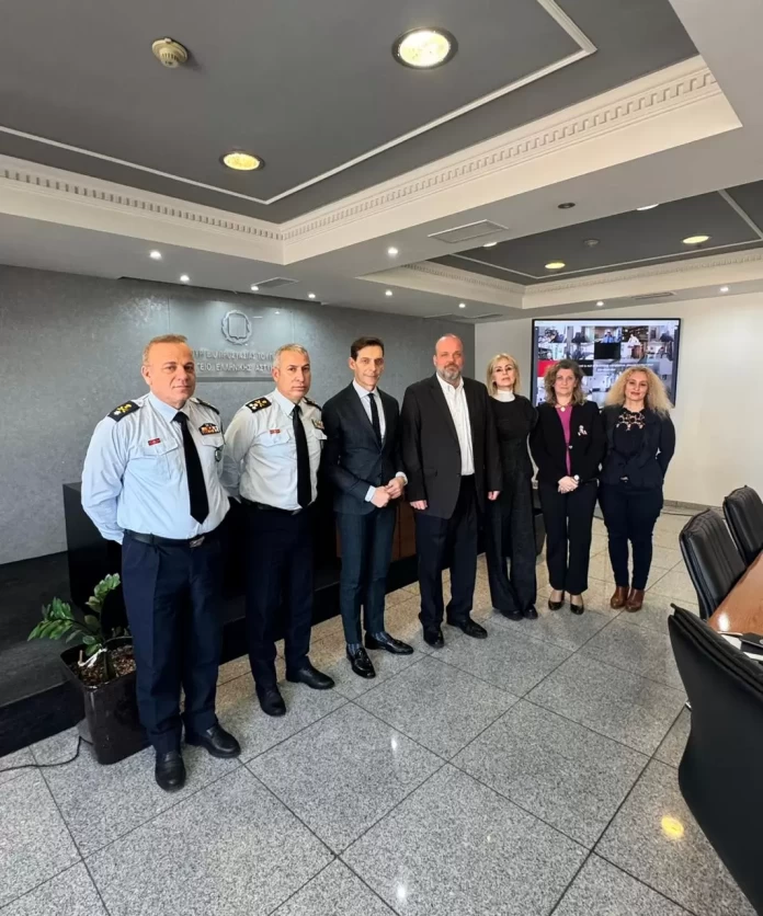 Στενή Συνεργασία και Συντονισμός