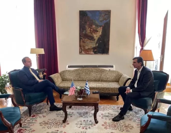 Συνάντηση του ΥΜΑΘ με τον Γενικό Πρόξενο των ΗΠΑ