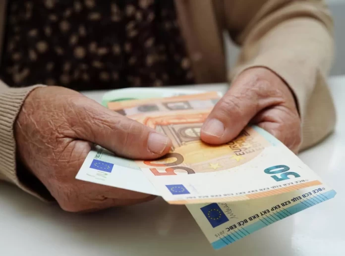 Νωρίτερα λόγω αργίας οι συντάξεις Απριλίου!