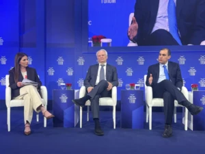 O Γιάννης Ανδριανός στο Οικονομικό Φόρουμ2