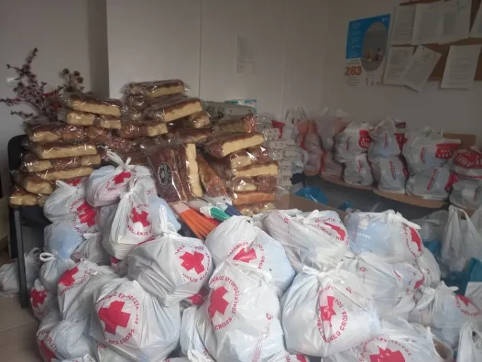 ΔΙΑΝΟΜΗ ΤΡΟΦΙΜΩΝ 4